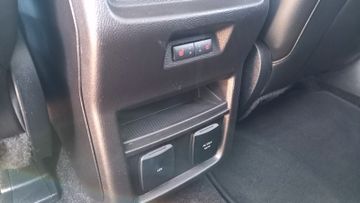 Fahrzeugabbildung Ford Edge Sport 4x4  Standheizung + Schiebedach