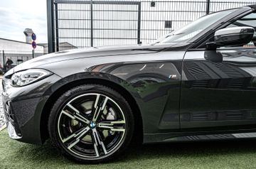 Fahrzeugabbildung BMW 430i Cabrio M Sport|KAMERA|SHADOWLINE|AMBIENTE