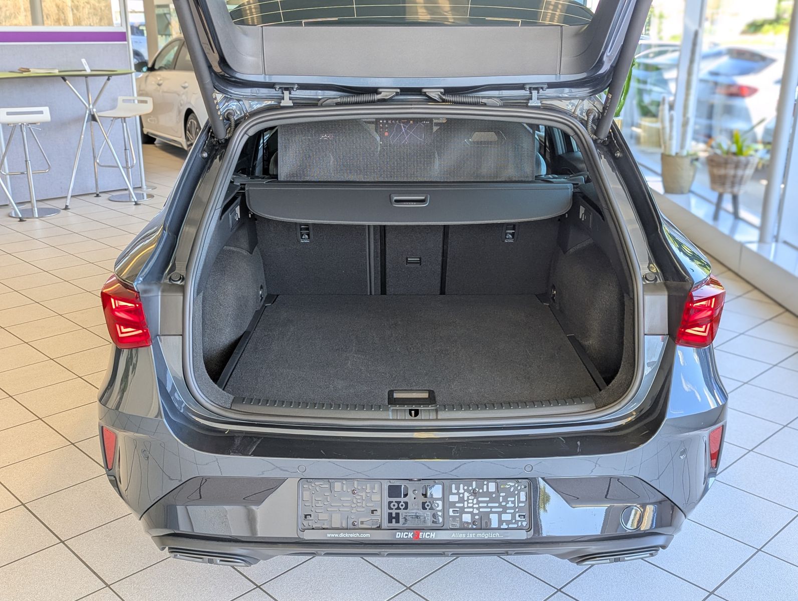 Fahrzeugabbildung CUPRA Leon 1.5 eTSI DSG Skyline Dinamica Memory AHK 19