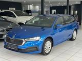 Skoda Octavia Combi Active*PARK-ASSIST*LED*CARPLAY*8-F - Skoda Octavia: Active