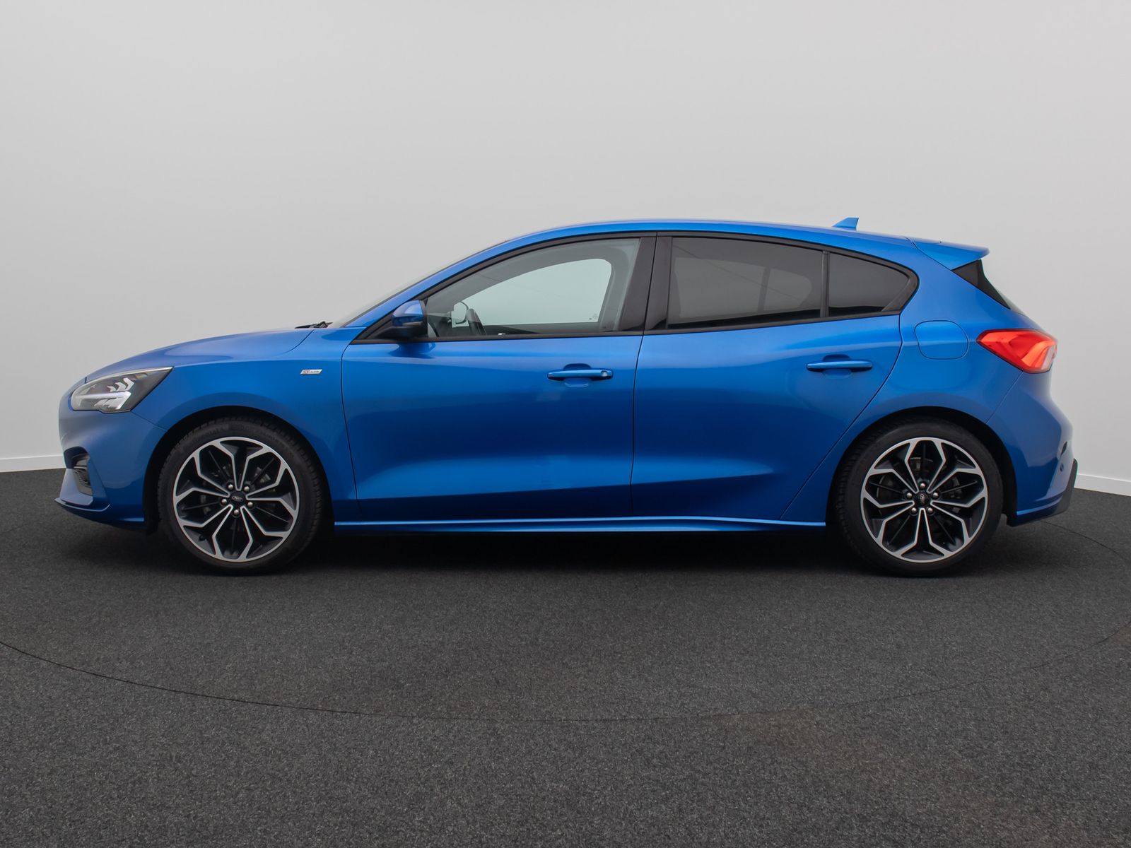 Fahrzeugabbildung Ford Focus ST-Line Kamera ACC LED Komfort HiFi Sport
