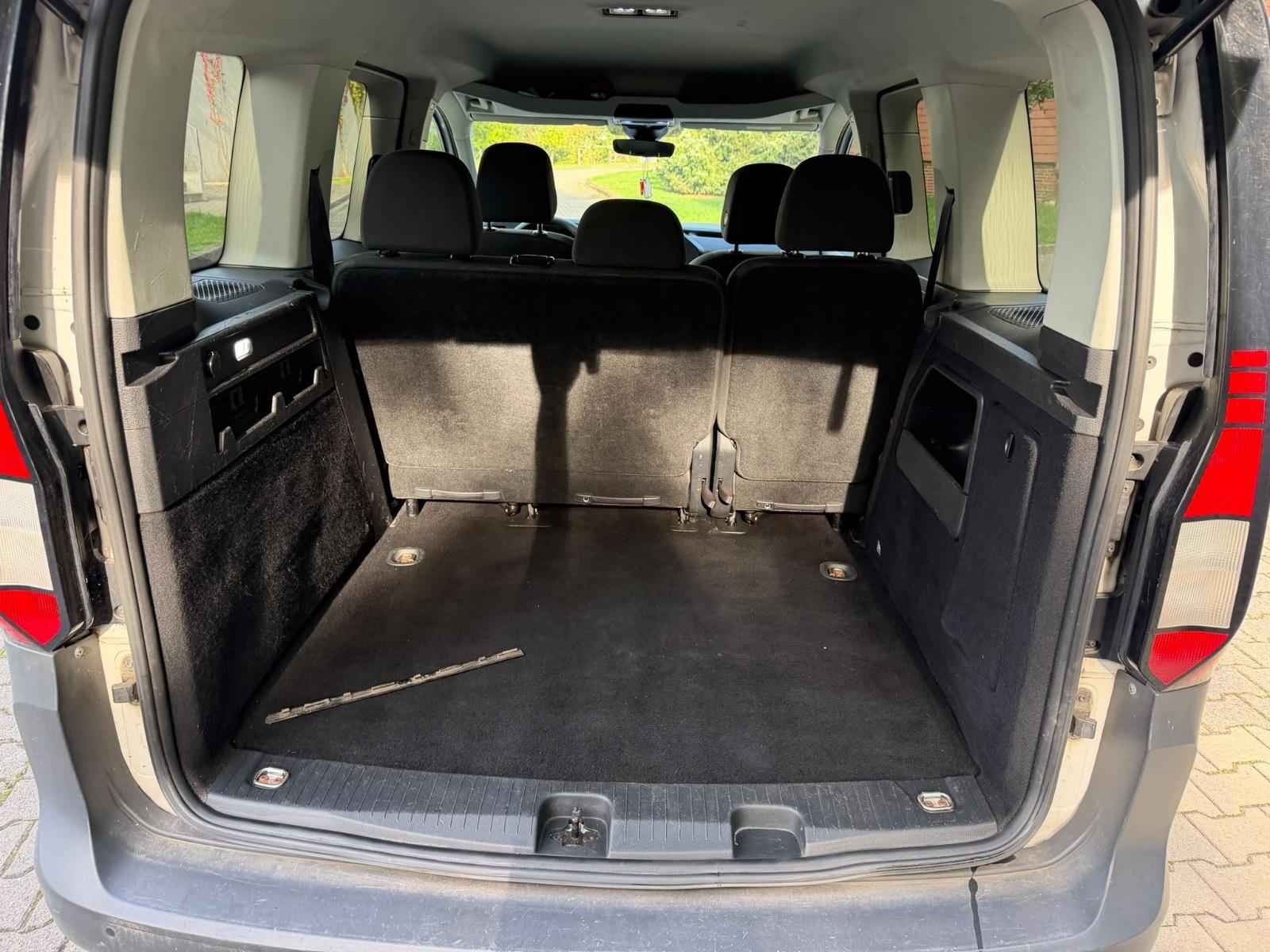 Volkswagen Caddy Basis.Zahnriemen ist neu. TÜV neu