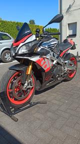 Aprilia Tuono V4 1100 Factory / Bj.17 / 2. Hd /Akrapovic - APRILIA FACTORY TUONO
