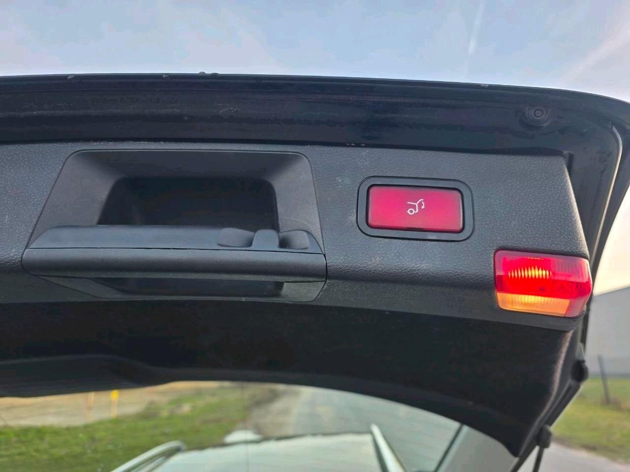 Mercedes-Benz 220 2009 — photo 10