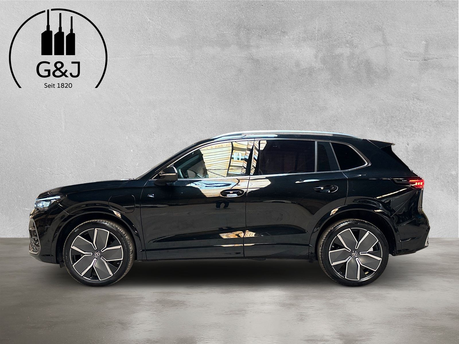 Fahrzeugabbildung Volkswagen Tiguan R-Line 1.5 TSI eHybrid DSG AHK App-Connec