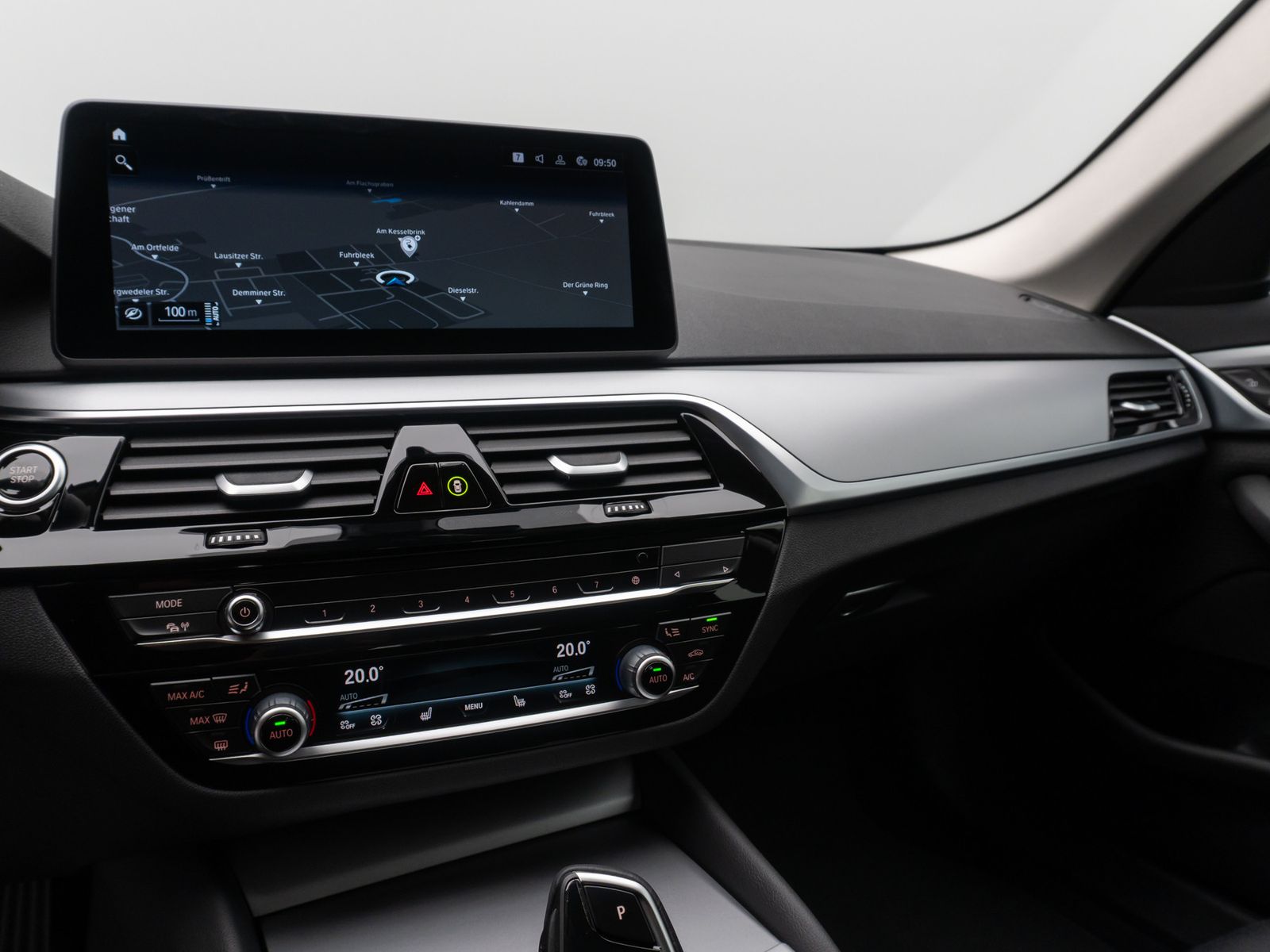 Fahrzeugabbildung BMW 520e GeschwindigReg DAB Kamera CockpitPro Alarm