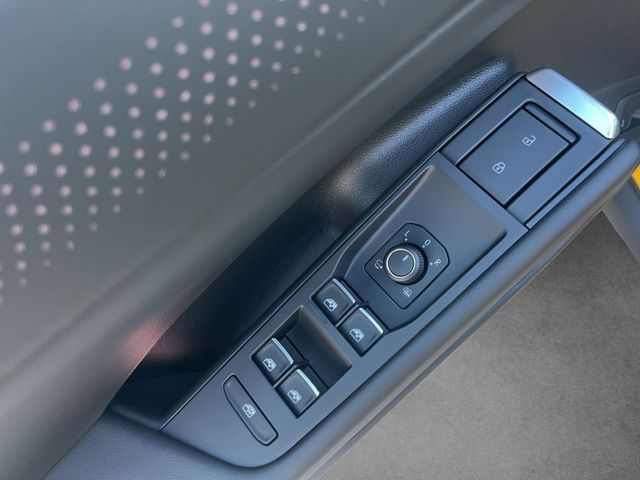 T-Roc R-Line 1.5 l eTSI DSG,HUD,AHK,IQ.LIGHT