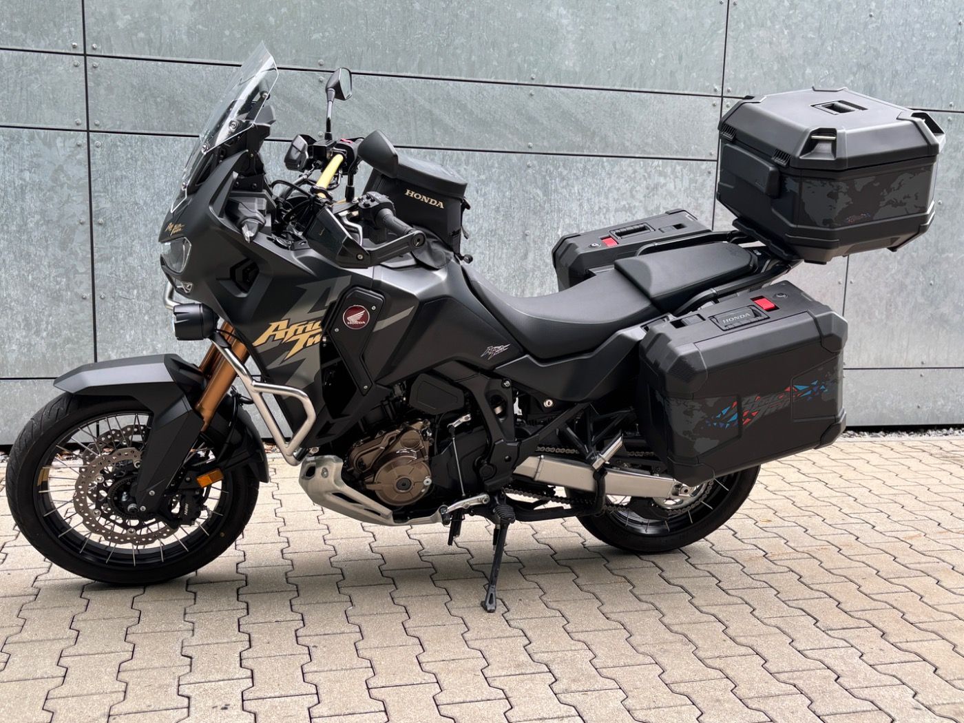 Fahrzeugabbildung Honda CRF 1100 Africa Twin Adventure Sports ES Koffer,