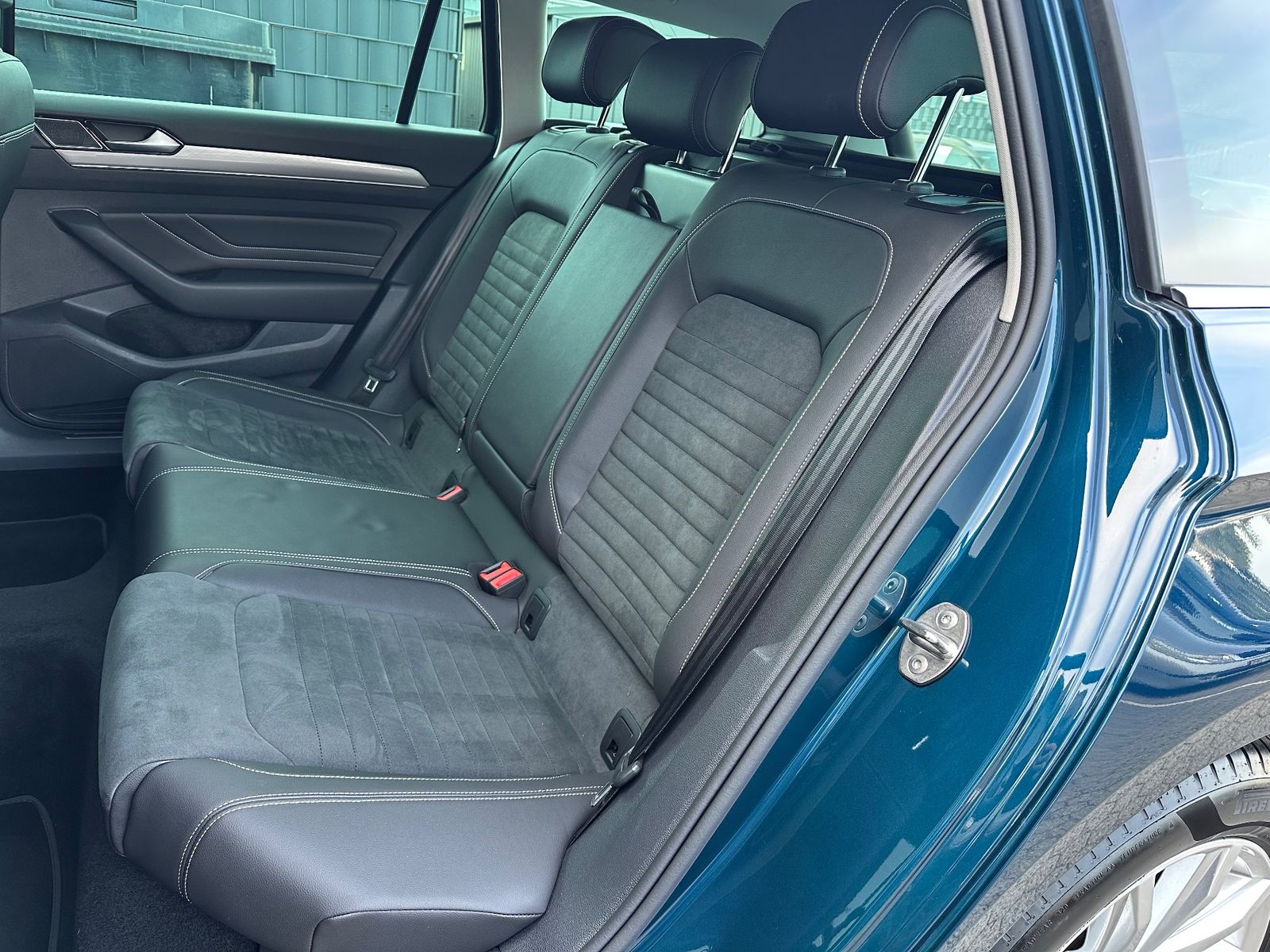 Fahrzeugabbildung Volkswagen Passat Variant 1.4 TSI DSG GTE NAV+LED+PANO+STHZ