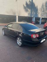 Volkswagen VW Passat Limousine 2.0 - Bj. 2007 - Volkswagen Passat aus 2007: 2.0