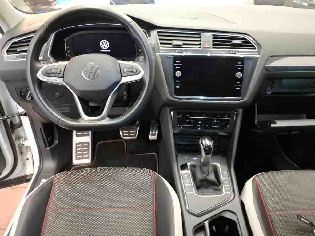 Fahrzeugabbildung Volkswagen Tiguan TDI Urban Sport DSG LED AHK Navi AID ACC