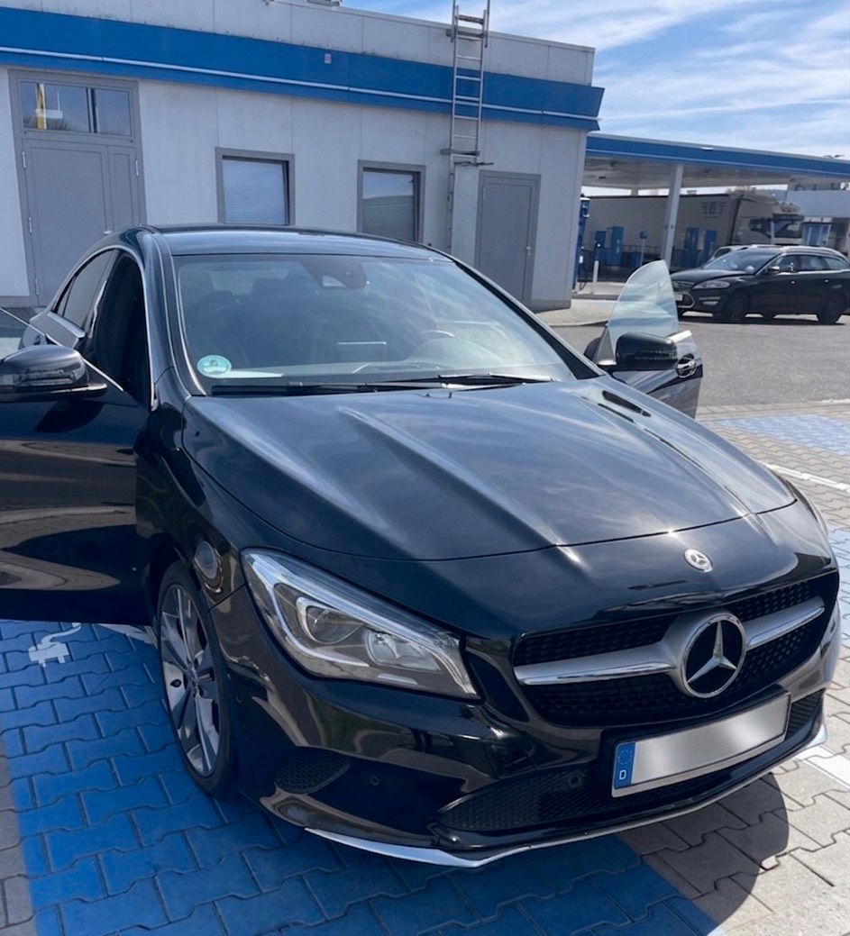 MERCEDES-BENZ CLA 200