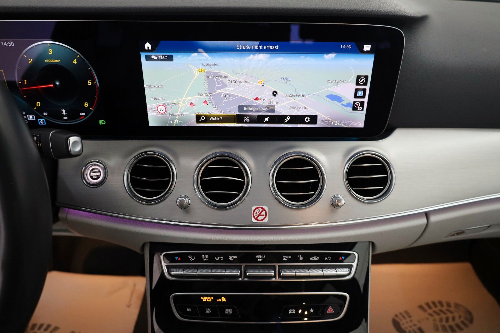 Fahrzeugabbildung Mercedes-Benz E 220d 4M T Leder,Navi,LED,SH+Standhzg.,360°Kam.