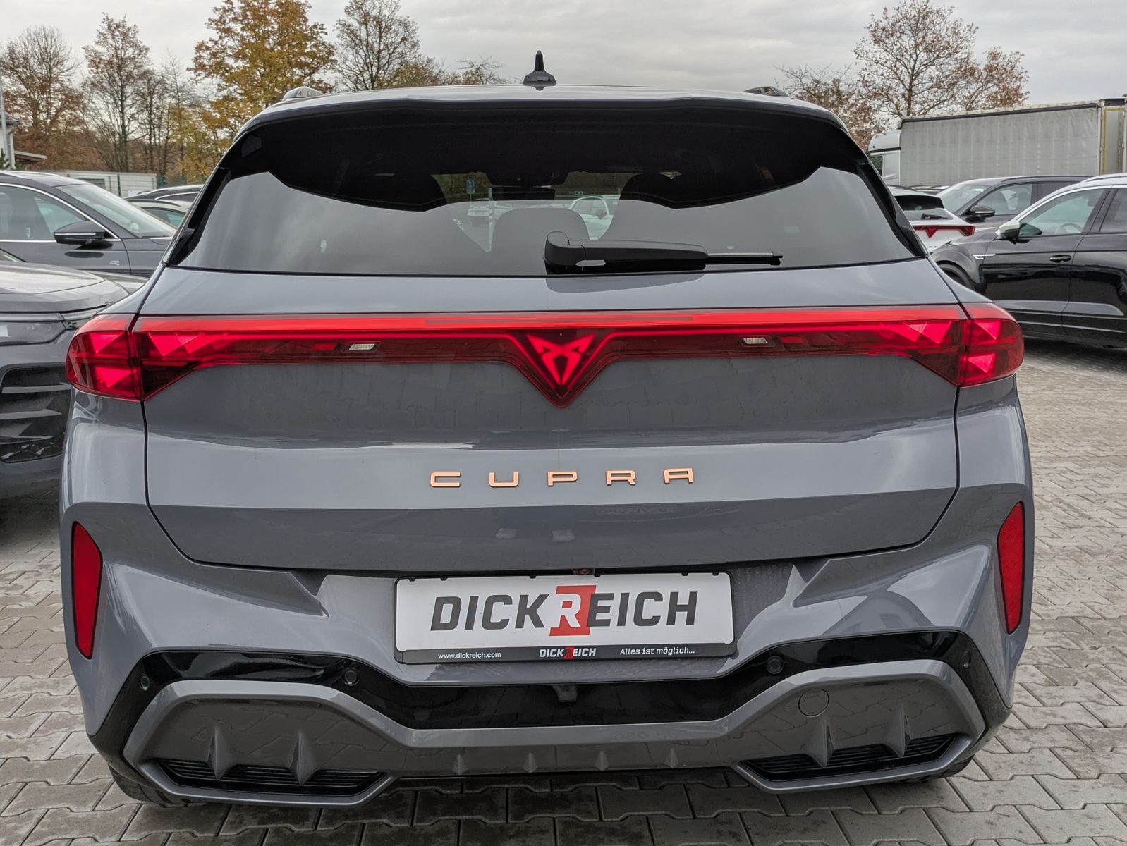 Fahrzeugabbildung CUPRA Terramar 2.0 TSI 4D VZ HUD*MATRIX*PANO*DCC*20"