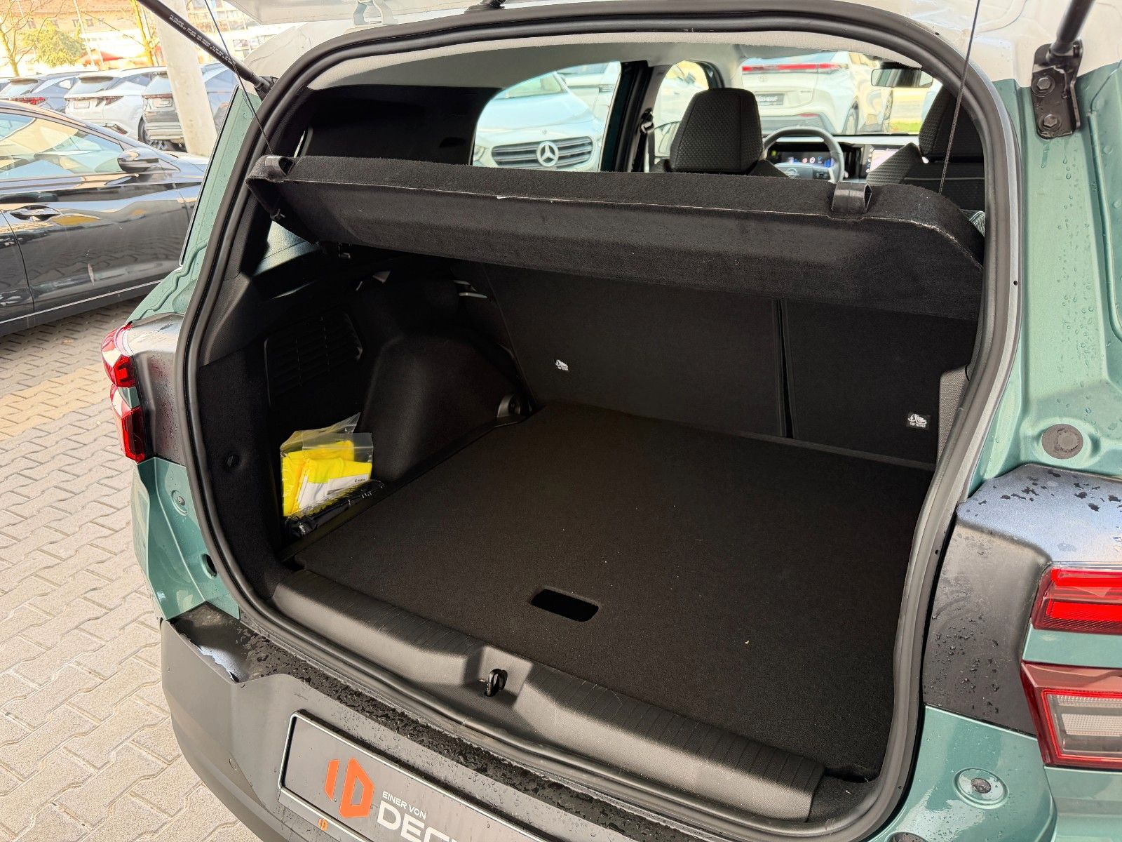 Fahrzeugabbildung Opel Frontera 1.2 Edition W Kamera,LED,Navi,PDC,LM