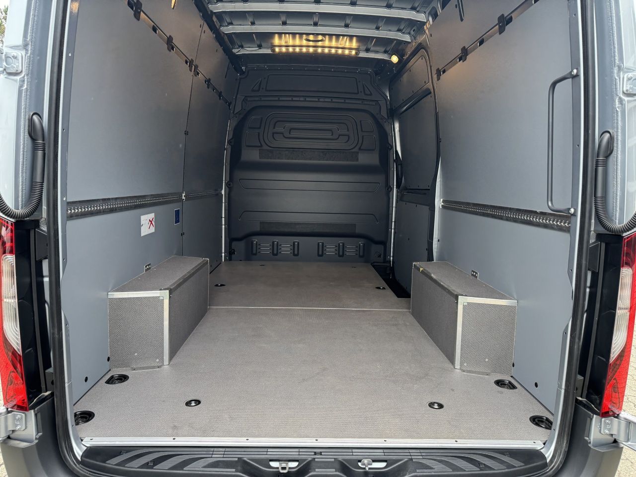 Fahrzeugabbildung Mercedes-Benz Sprinter 319CDI KA ProL2H2 4x4 Klima*LED*AHK2.8T