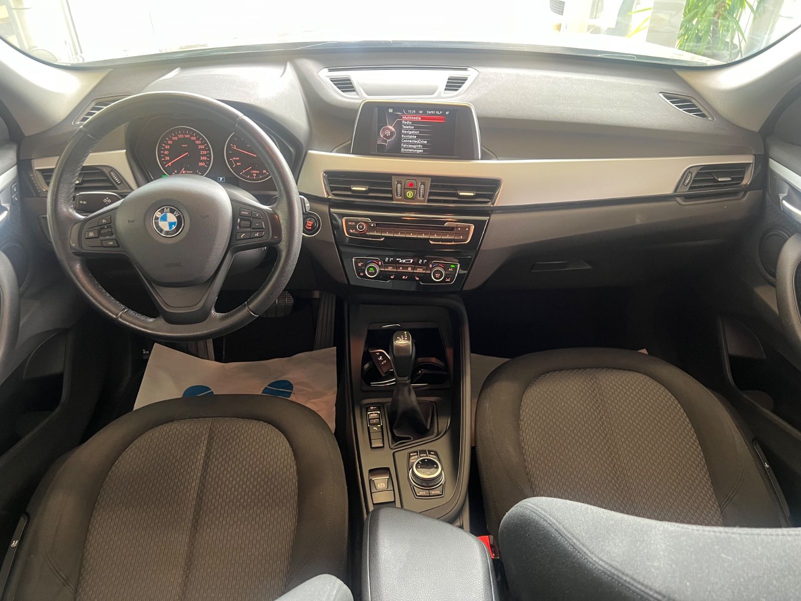 Fahrzeugabbildung BMW X1 sDrive 18 d Advantage *LED*NAVI*SITZHEIZUNG*