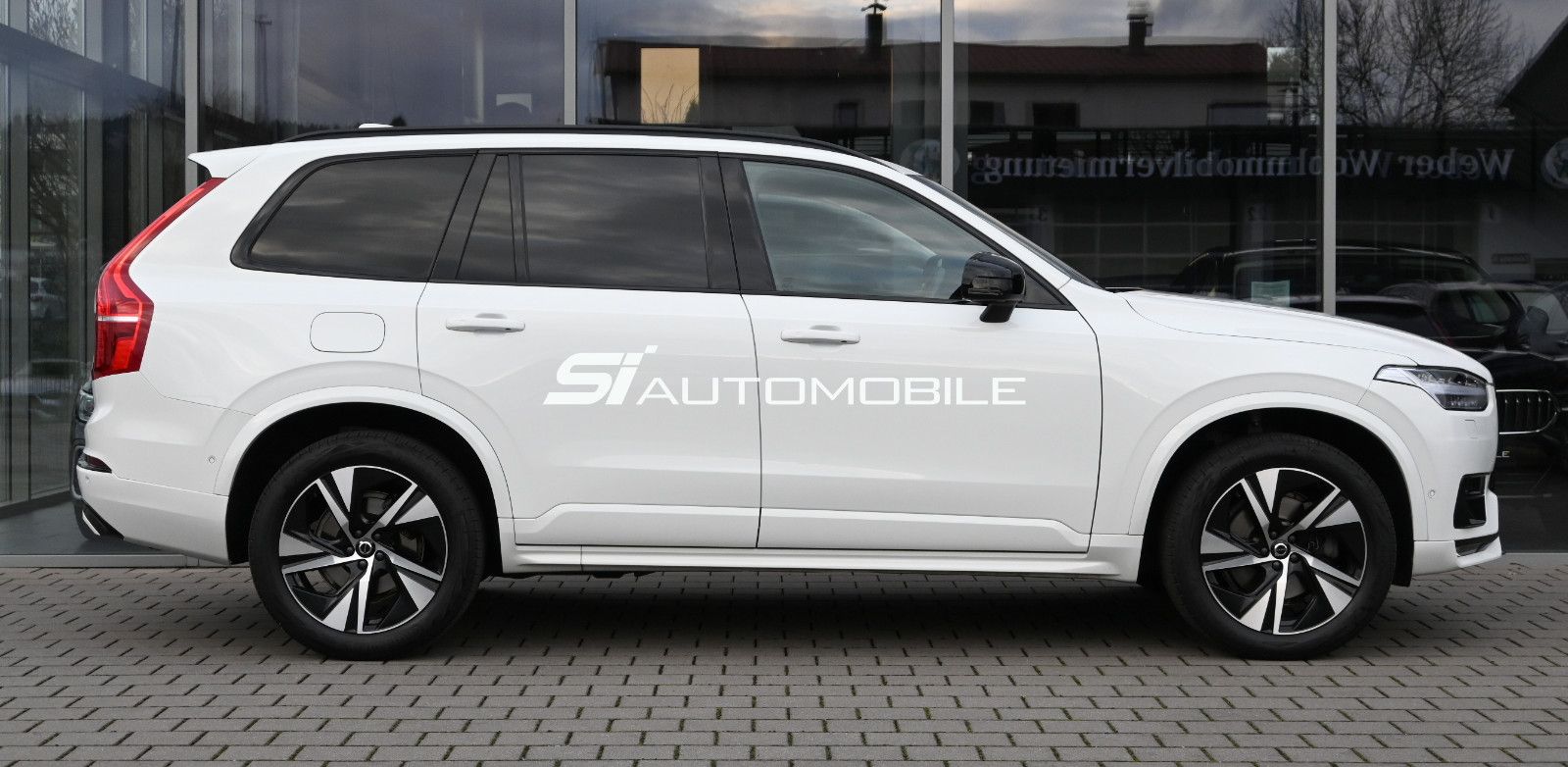 Fahrzeugabbildung Volvo XC90 B5 D AWD R-Design °ACC°AHK°PANO°STANDHEIZ°