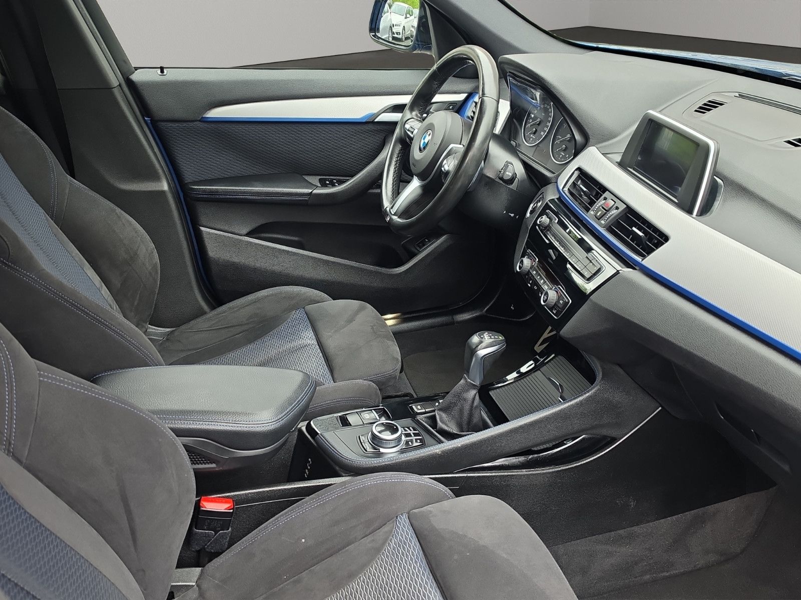 Fahrzeugabbildung BMW X1 xDrive 20 d M-Sport Automatik