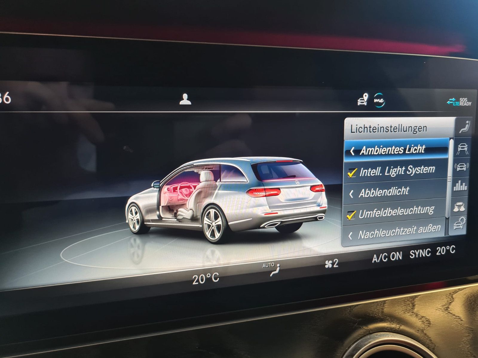 Fahrzeugabbildung Mercedes-Benz E 400 T-Modell 4Matic/ Multibeam / AHK / AMG