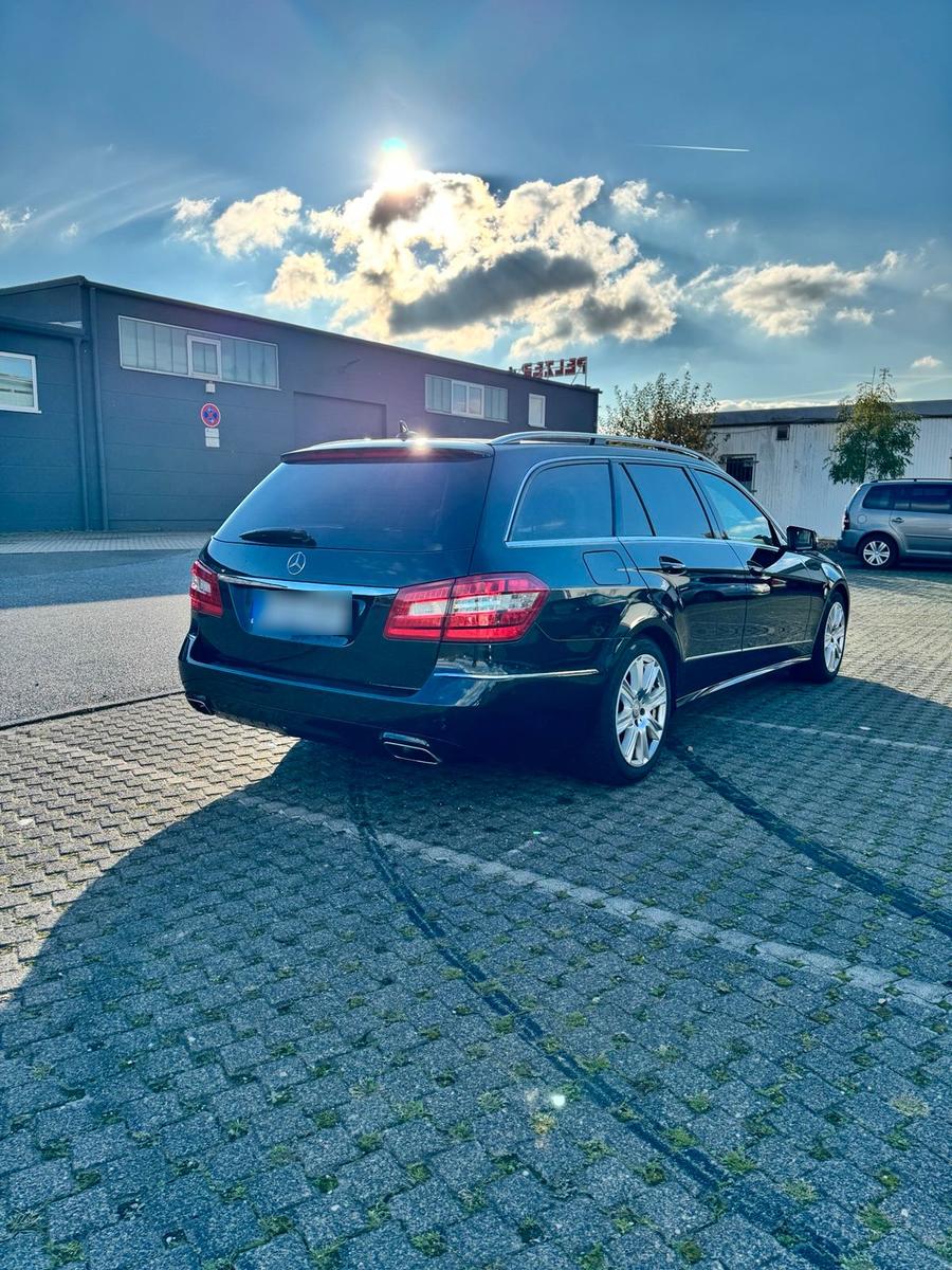 Mercedes-Benz E220 2012 — photo 5