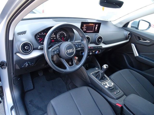 Q2 30 TFSI advanced / Komfort-Paket Plus