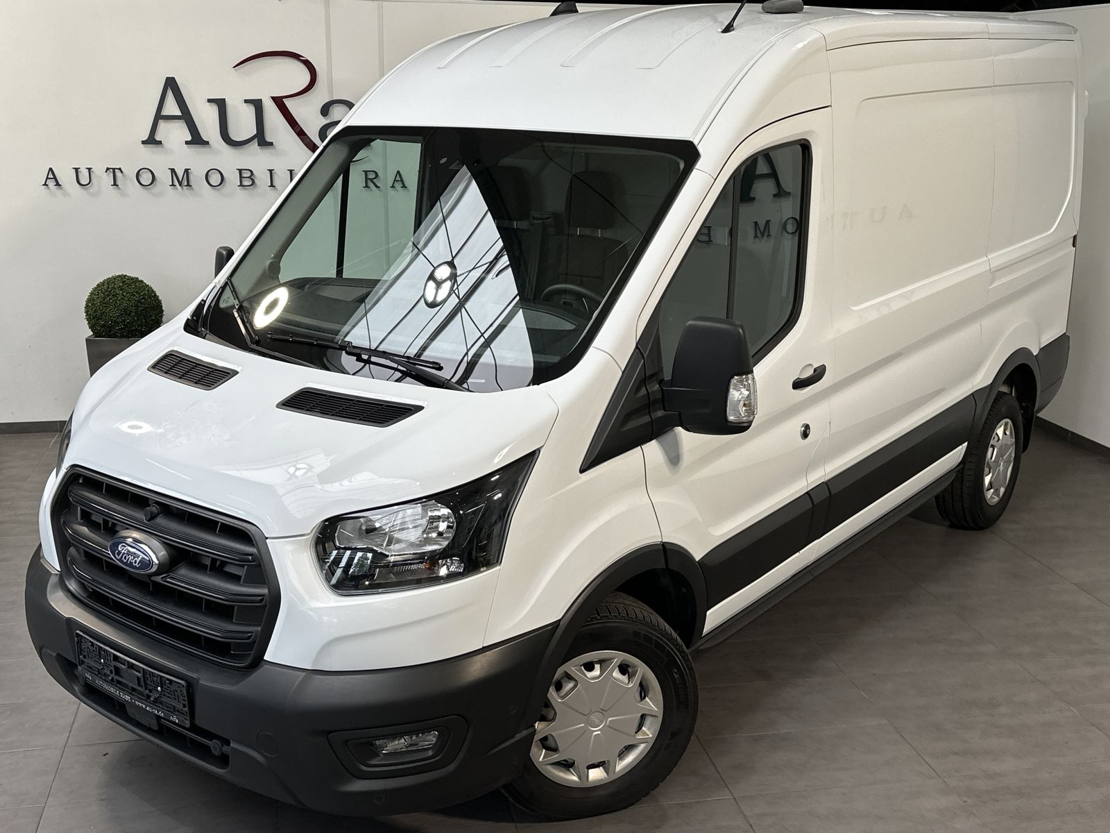 Fahrzeugabbildung Ford Transit 350 L2H2 Limited AHK+KAMERA+PP+BLUETOOTH