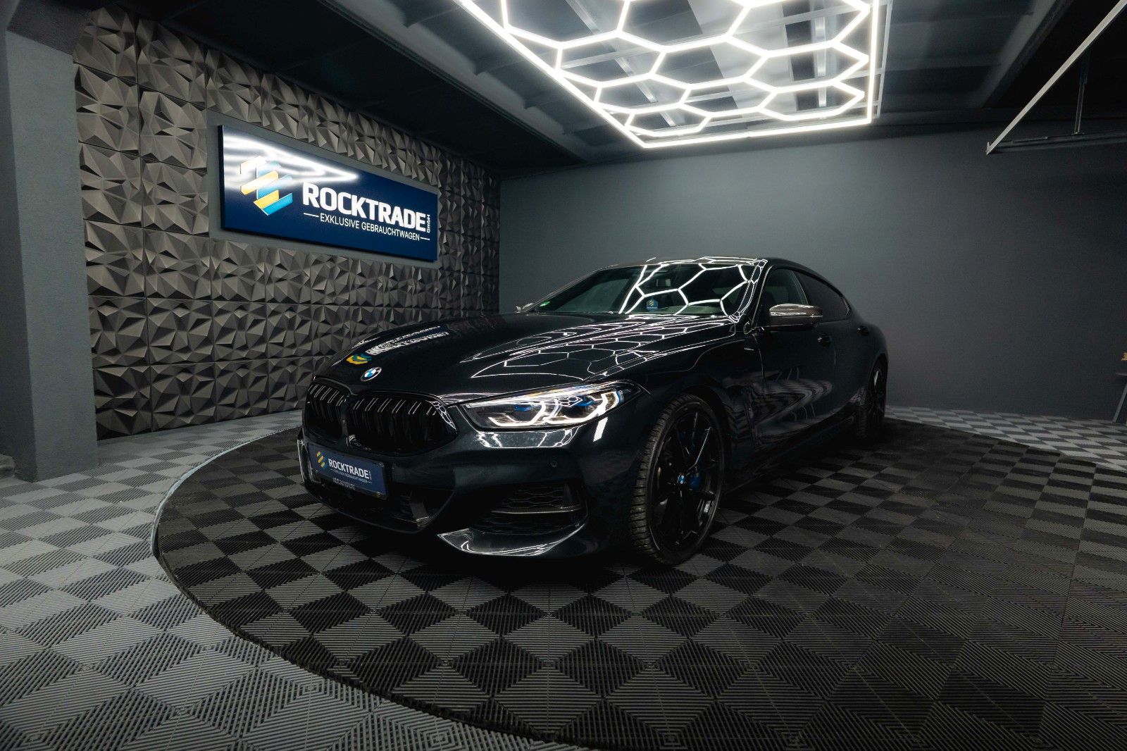 Fahrzeugabbildung BMW M850i xDrive M-Performance *Laser*B&W*ACC*360°*