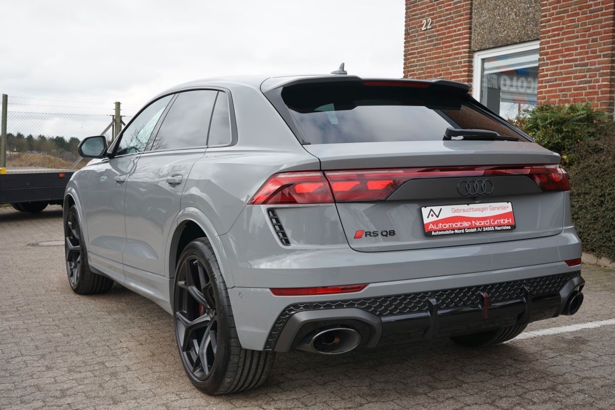 Fahrzeugabbildung Audi RSQ8 Performance 4.0 TFSI Quattro UVP 202700€