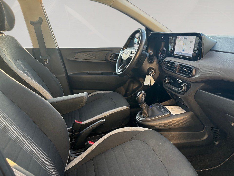 Fahrzeugabbildung Hyundai i10 1.2i 84PS A/T Trend Komfortpaket, Navipaket