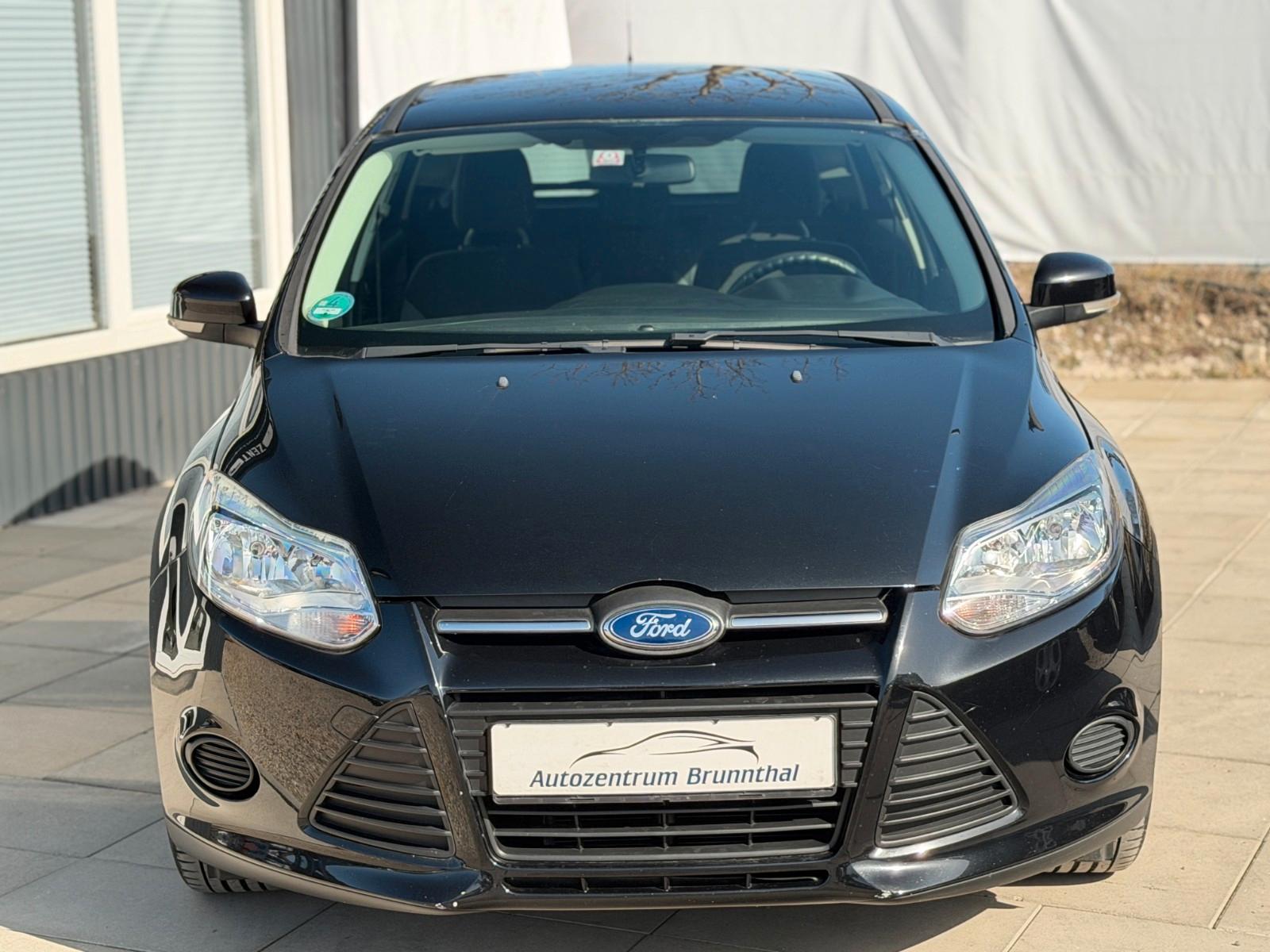 Ford Focus 2013 — rear view