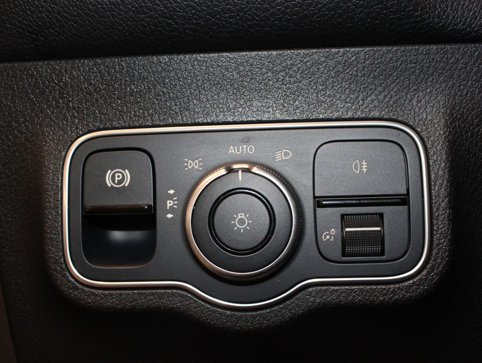 Fahrzeugabbildung Mercedes-Benz GLB 220 d 4Matic AMG Line 1.Hand*MWST*AHK