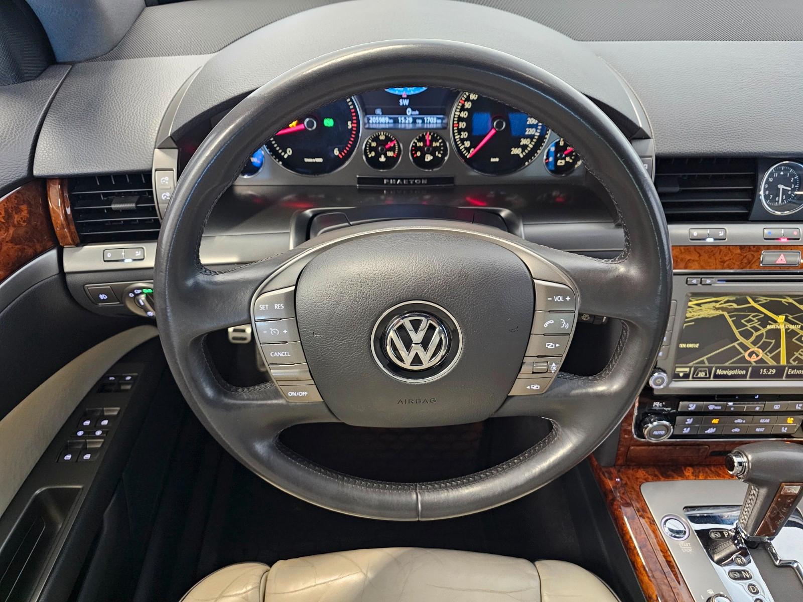 Volkswagen Phaeton V6 TDI 4Motion + XENON/NAVI/LEDER/TEMPO