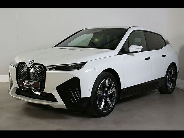 BMW iX xDrive40 Sportpaket Laser 360° Cam Harman AHK