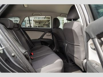 Toyota Avensis - 10