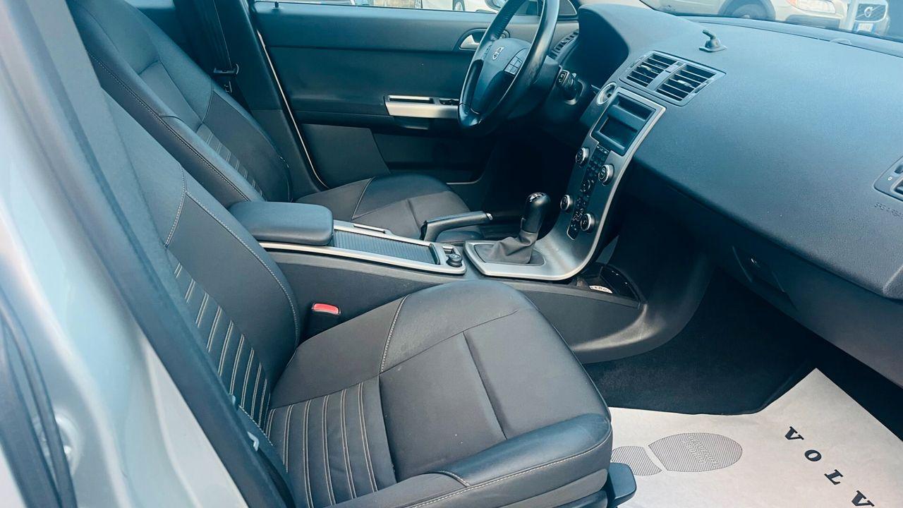 VOLVO V50 1.8 16V 125CH FLEXI-FUEL MOMENTUM