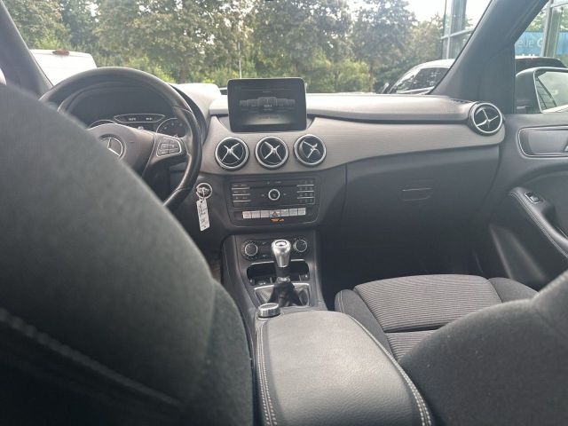 B 180 Style NAVI SITZHZG. TEMPOMAT WI-RÄDER