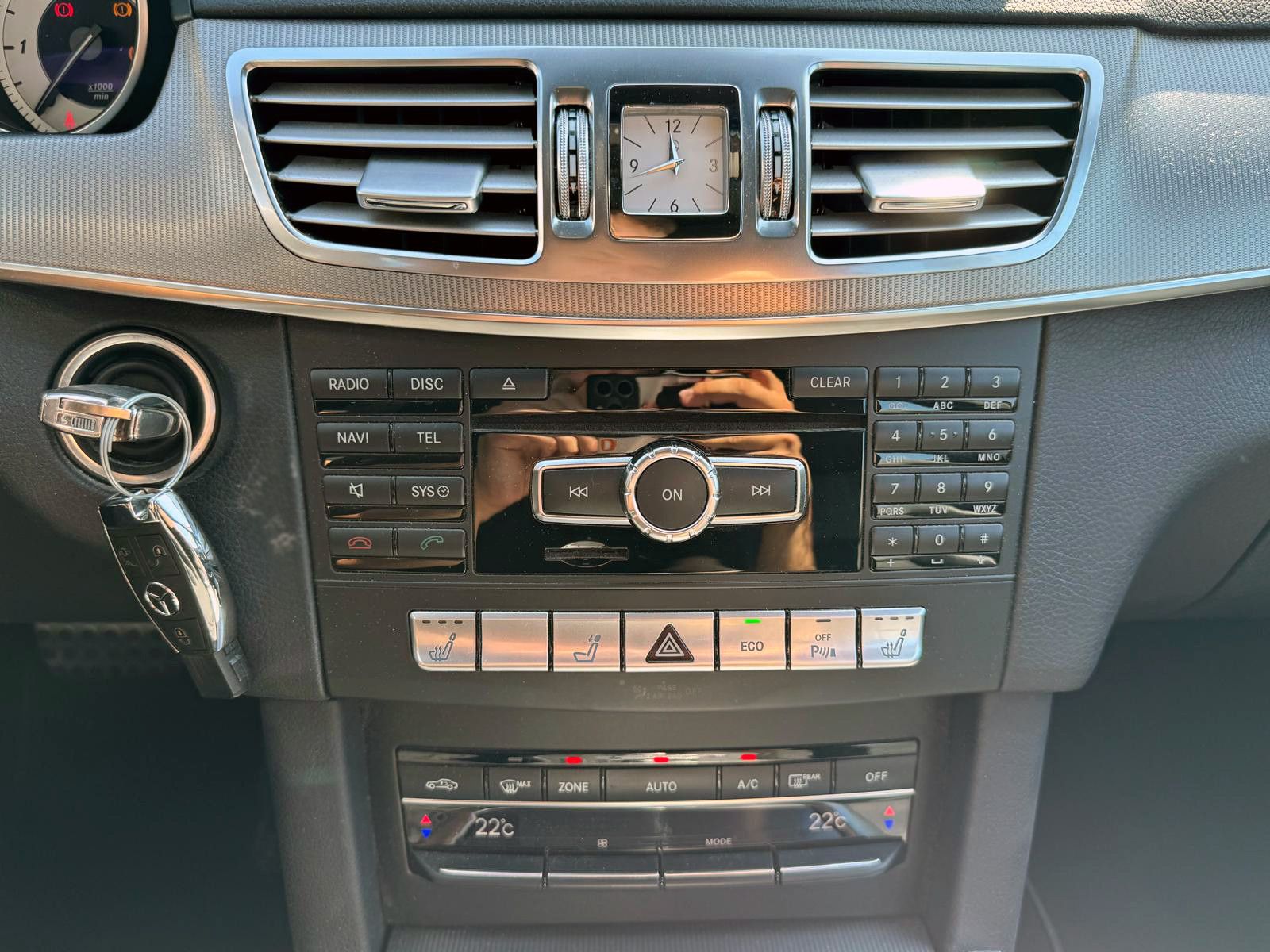 Fahrzeugabbildung Mercedes-Benz E 350 Avantgarde Bluetec MwSt. AHK 360° H&K  ACC
