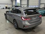 BMW 330 i Luxury Line LASER HUD 360-KAM LEDER - BMW 330 Unfallwagen