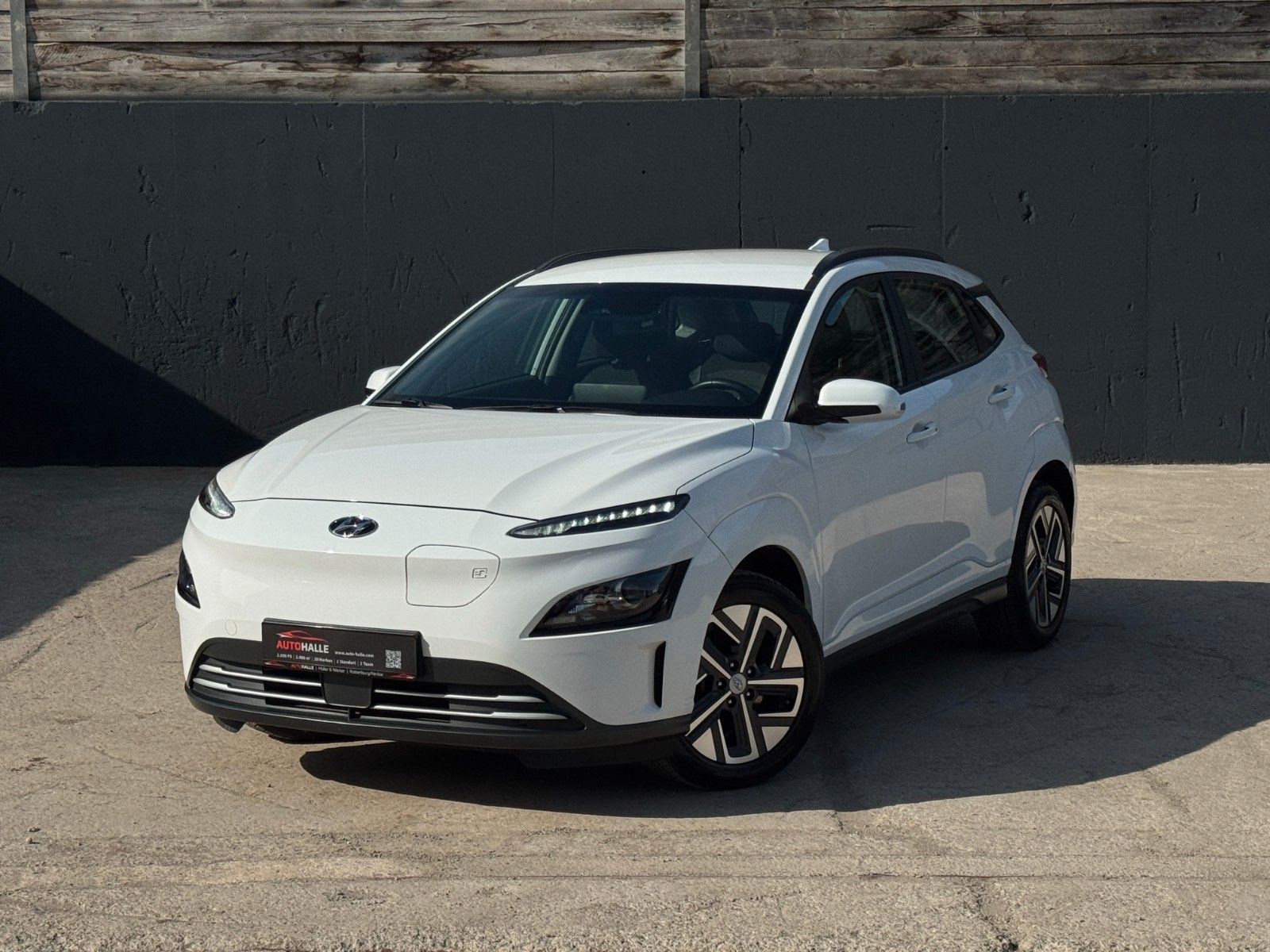 Fahrzeugabbildung Hyundai KONA E Select SHZ LHZ LKA ACC Navi CarPlay Wifi