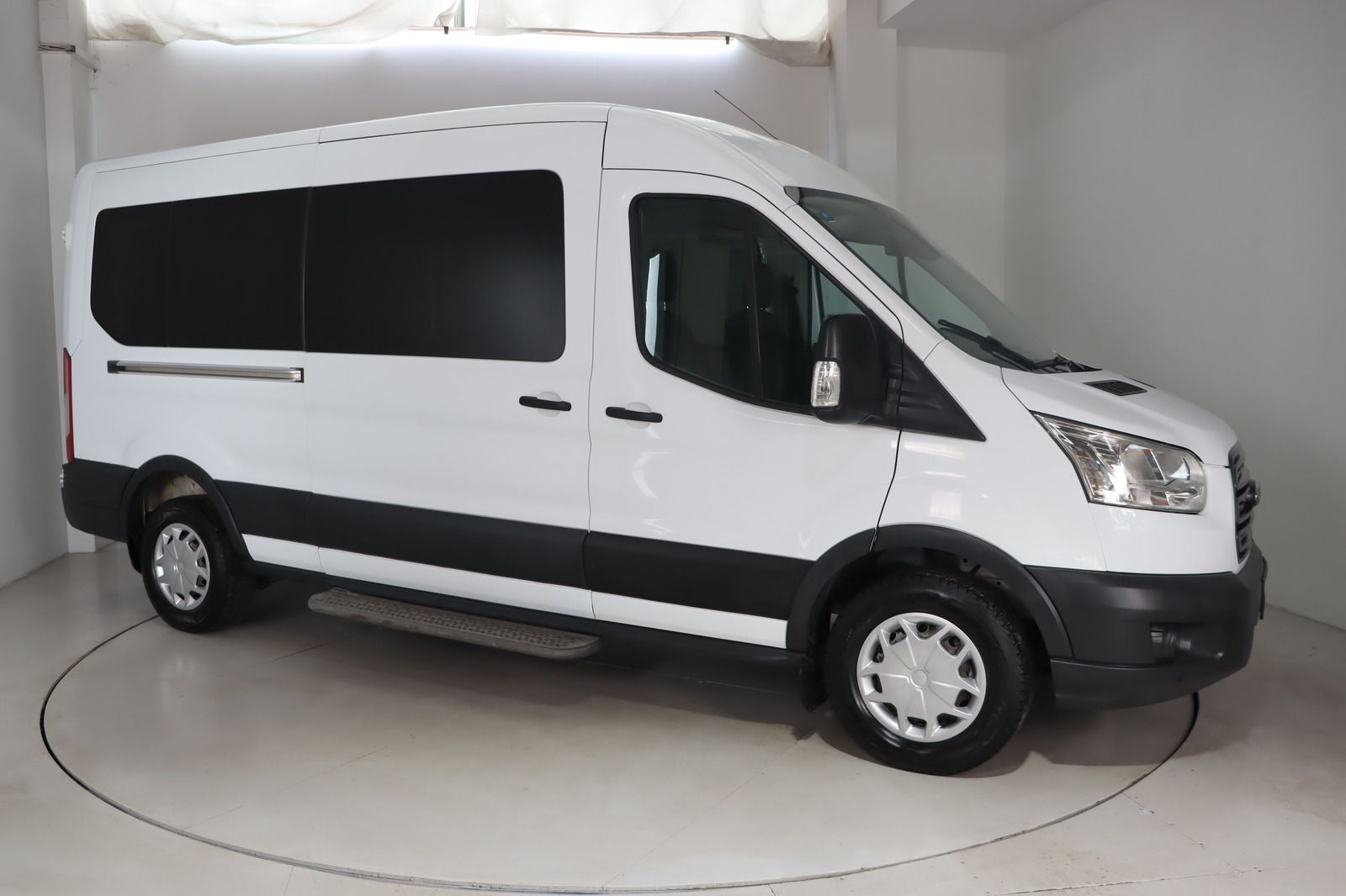Fahrzeugabbildung Ford Transit 350 L2H2 * Rollstuhlrampe* RFK *