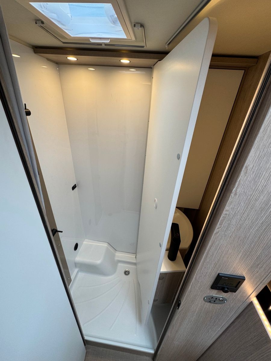 Fahrzeugabbildung Bürstner Lyseo Time Skyline 690 G SIE SPAREN 12.349€!