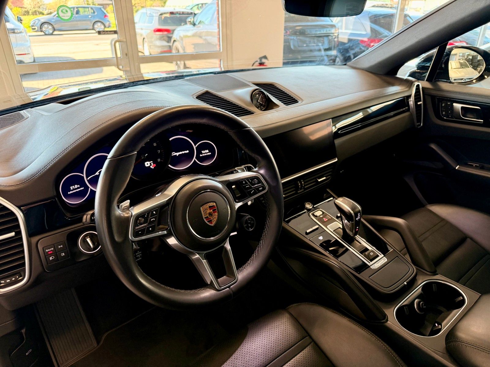 Porsche Cayenne Coupe Platinum Edition SportDesign foto 17