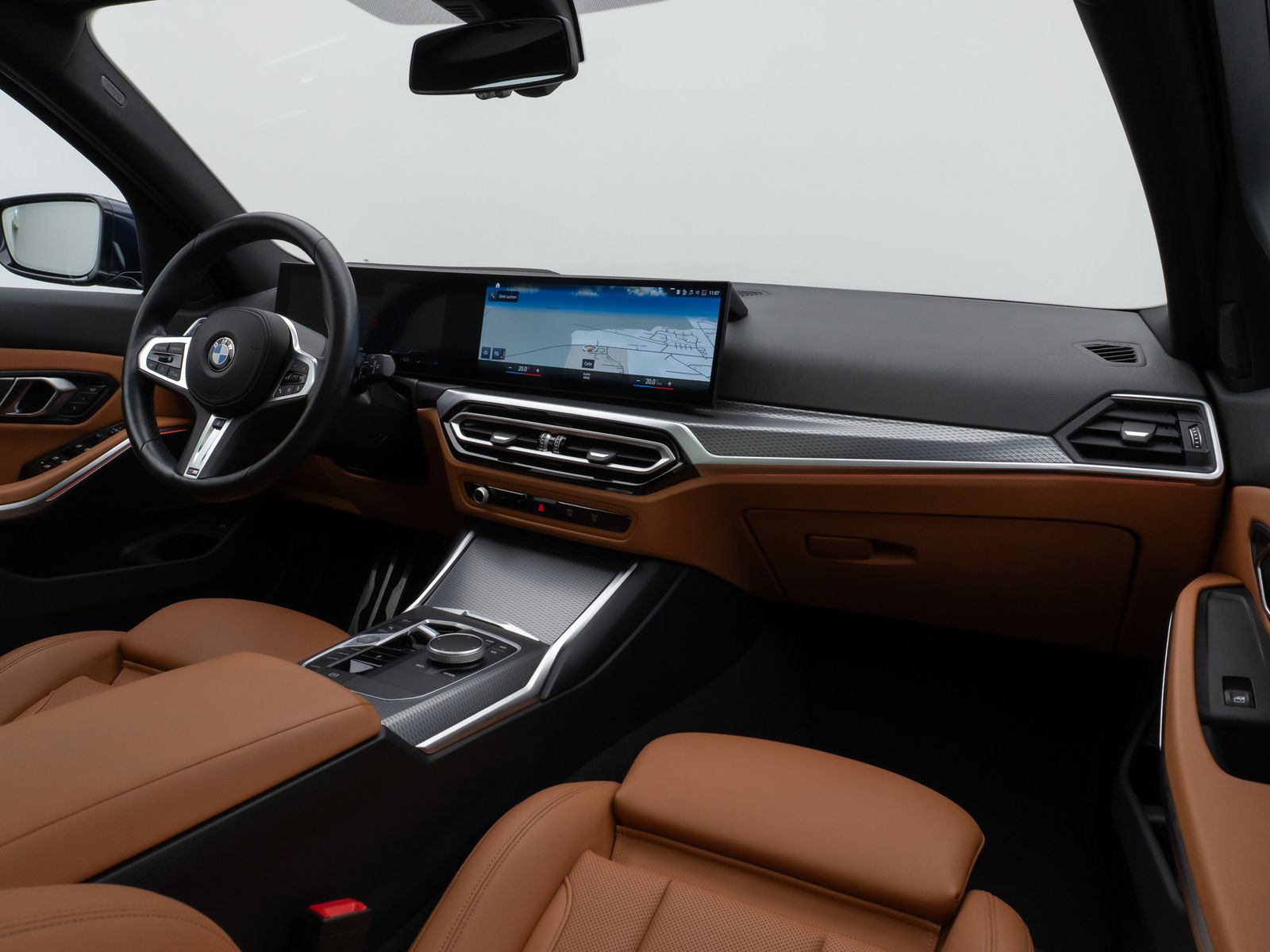 Fahrzeugabbildung BMW 330i xD M Sport Panorama Kamera HUD HiFi Komfort