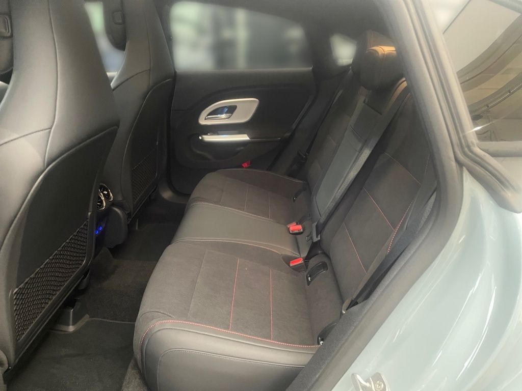 Fahrzeugabbildung Mercedes-Benz CLA 180 ++AMG-LINE+AHK+MULTIBEAM+WINTER-PAKET++