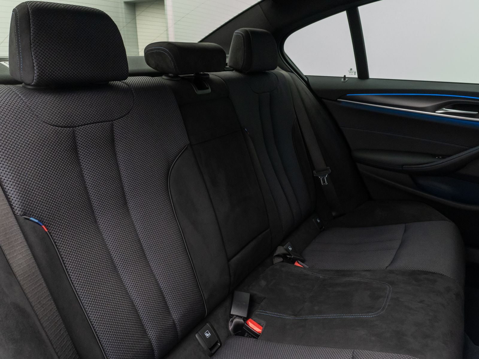 Fahrzeugabbildung BMW 520e M Sport Kamera Laser HUD DAB HiFi Komfort