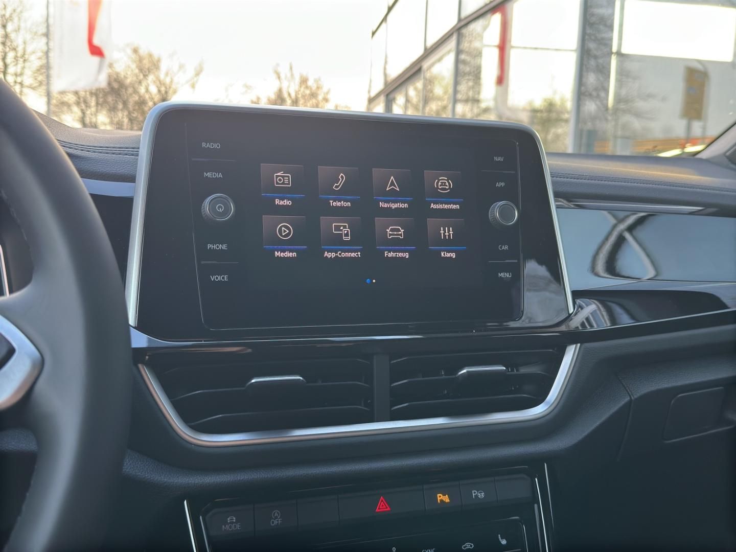 Fahrzeugabbildung Volkswagen T-ROC R-Line R-Line,Easy-Open,GJR,RFK,Navi,Clima