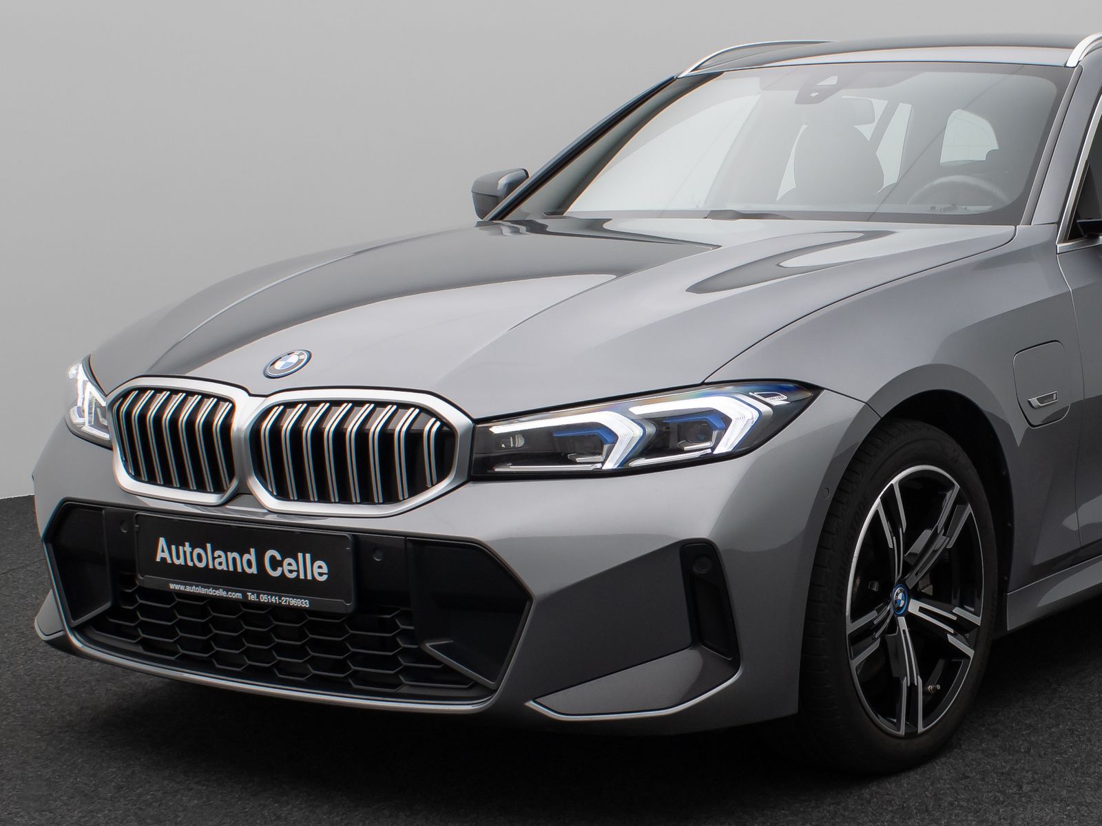 Fahrzeugabbildung BMW 330e M Sport Kamera HUD DAB H/K Alarm LED 18Zoll