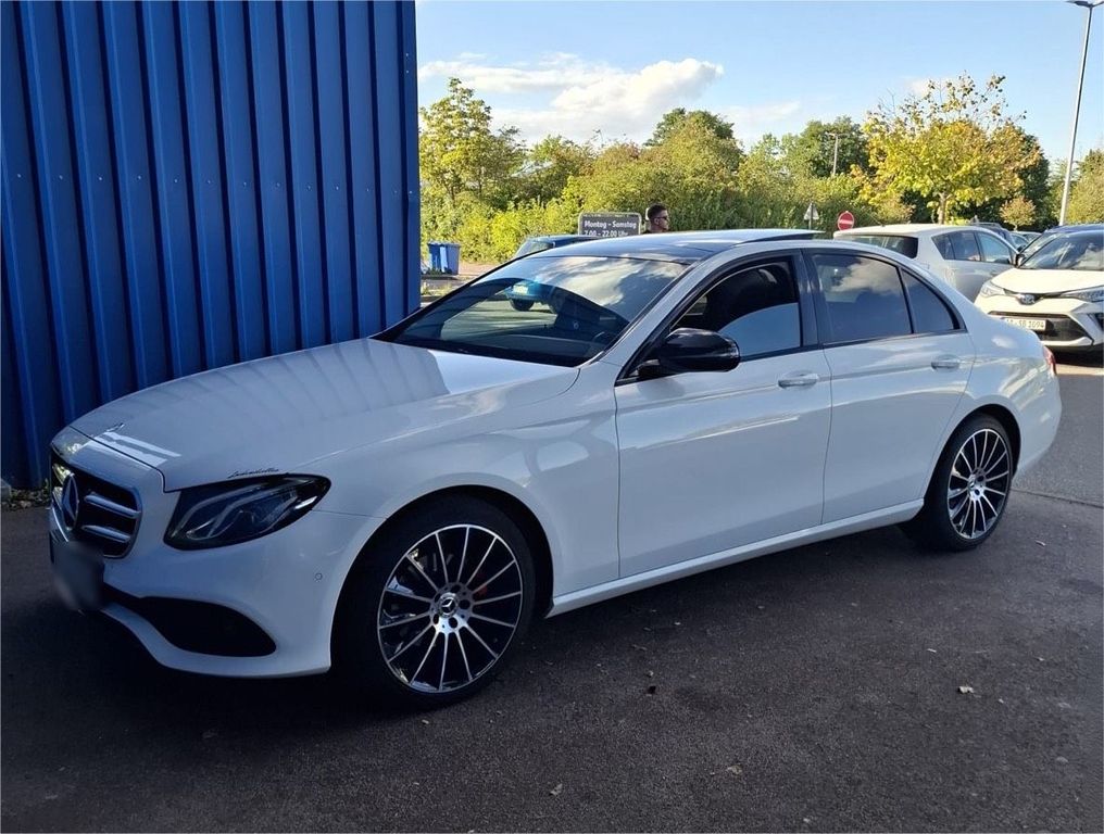 Image of Mercedes-Benz E 220
