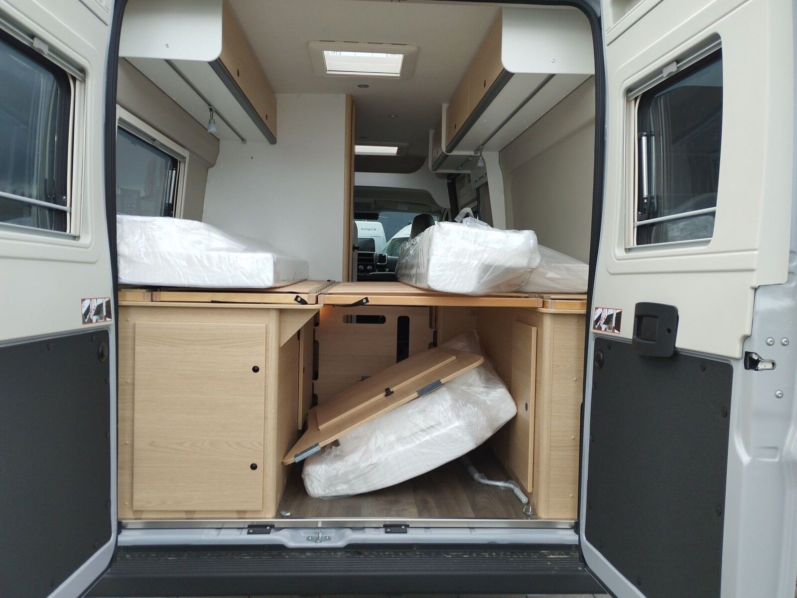 Fahrzeugabbildung Sunlight Adventure Cliff 640 Automatik, Dörr Edition, LTE